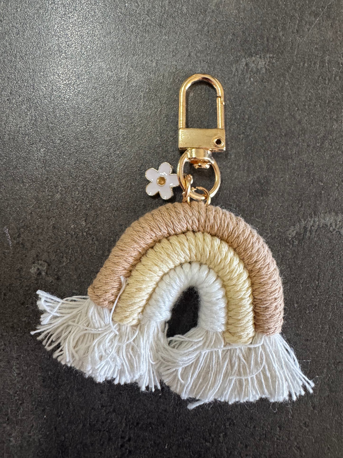 Porte clé arc en ciel & petite fleur