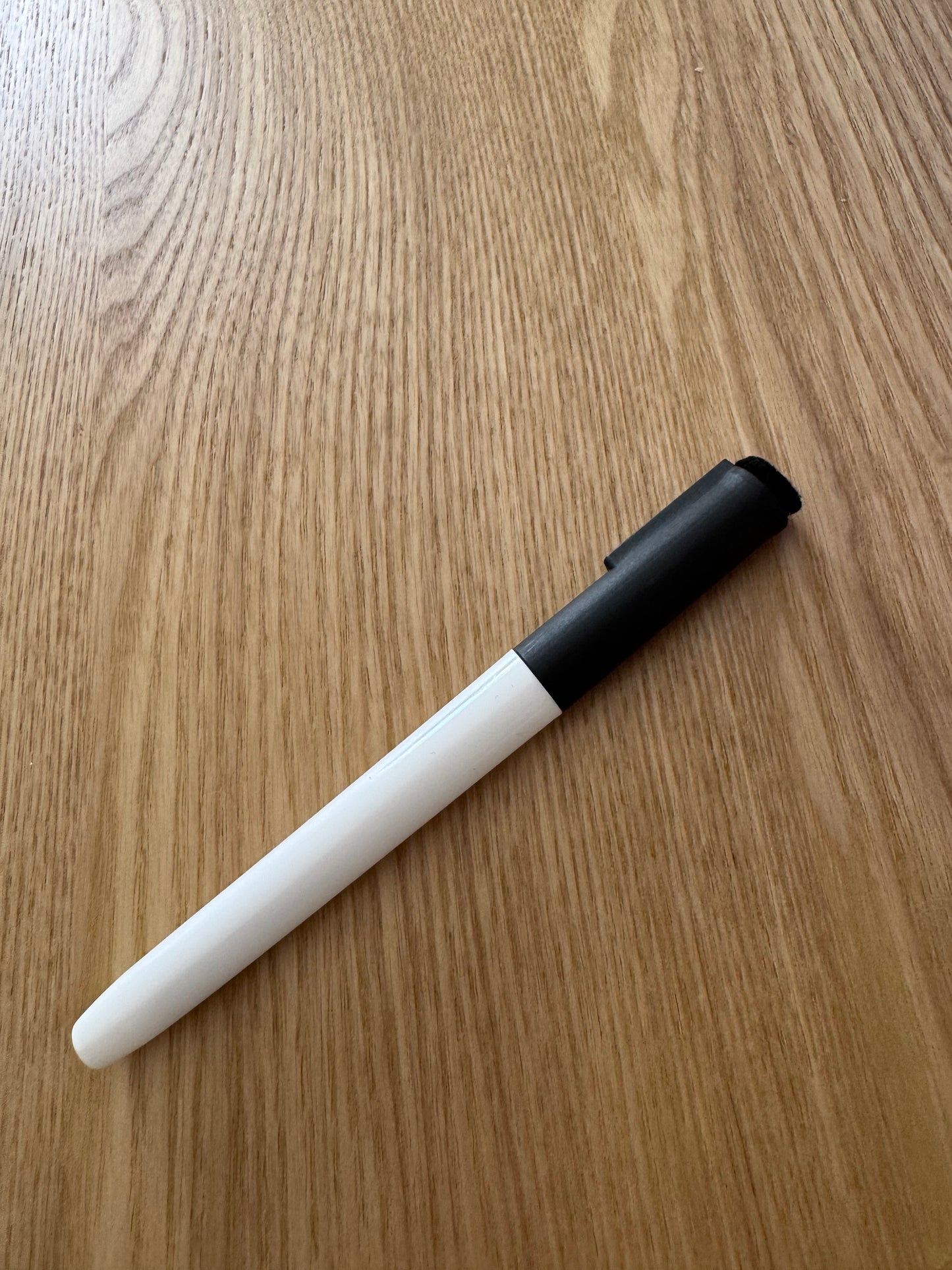Stylo effaçable avec gomme intégrée ✨